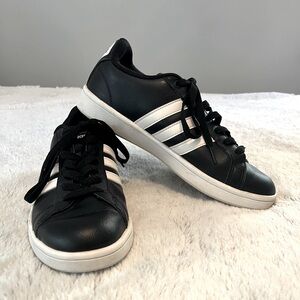 Men’s Adidas Cloudfoam Sneakers, Size 9.5